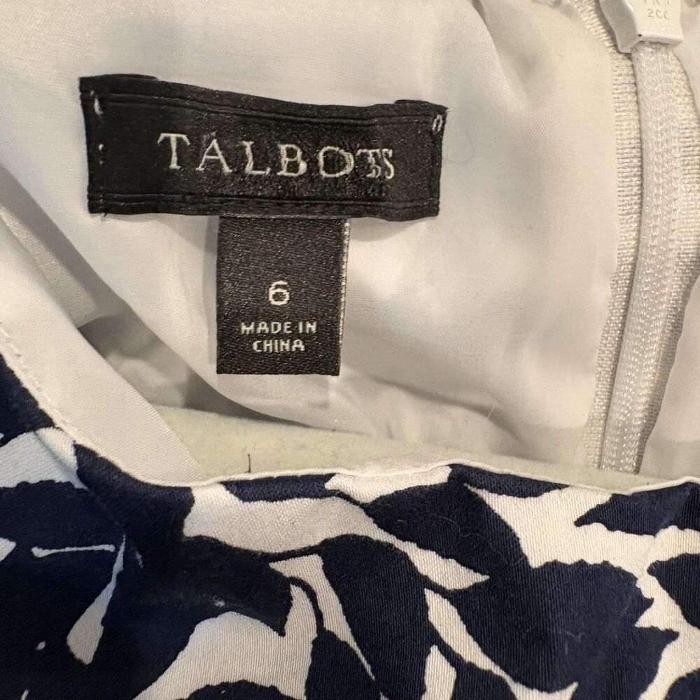 Talbots Dress Womens 6 Blue White Leaf Print Sleeveless Fit Flare Lined Knee - Picture 4 of 5